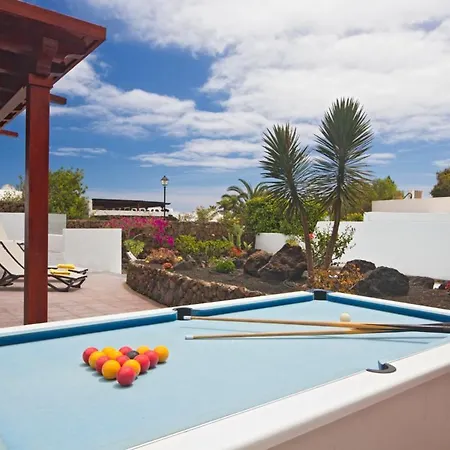 Villa Puerto Del Carmen Sleeps 6 Pool Wifi
